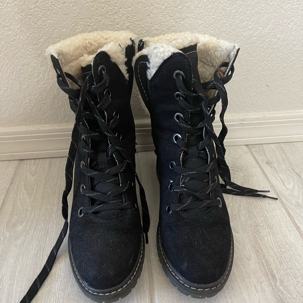High heel boots